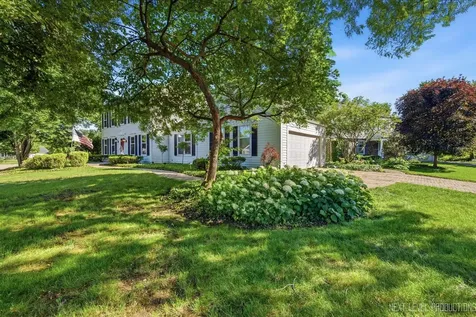 250 Chasse Circle St. Charles IL 60174