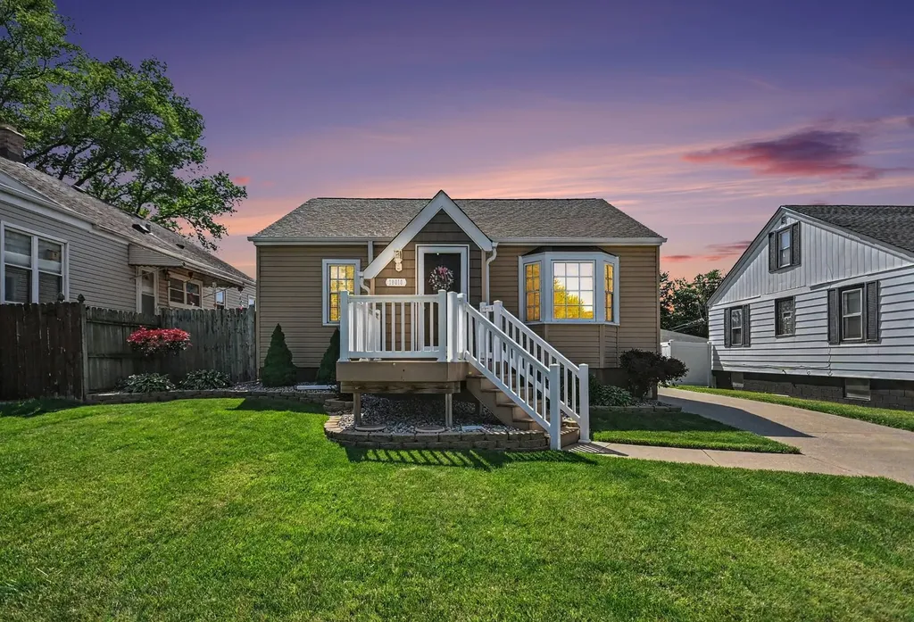 18010 Burnham Avenue Lansing IL 60438