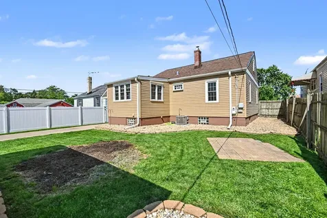 18010 Burnham Avenue Lansing IL 60438
