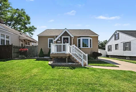 18010 Burnham Avenue Lansing IL 60438