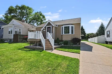 18010 Burnham Avenue Lansing IL 60438