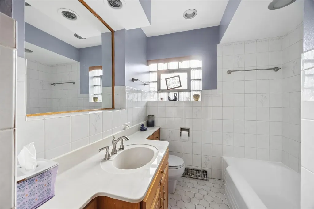 3936 West 107th Street Chicago IL 60655