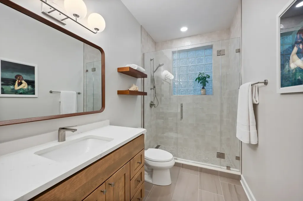 3806 North Damen Avenue Chicago IL 60618