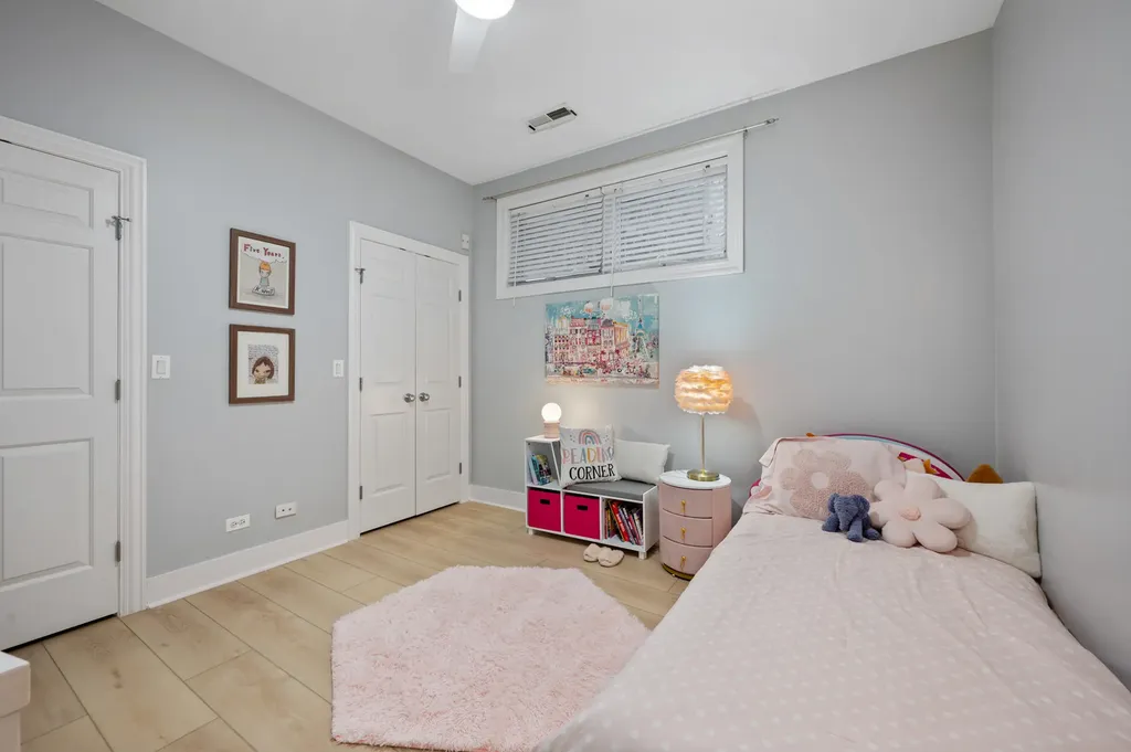 3806 North Damen Avenue Chicago IL 60618