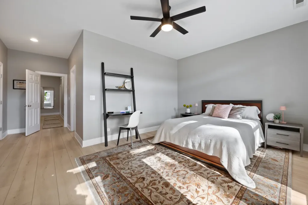 3806 North Damen Avenue Chicago IL 60618