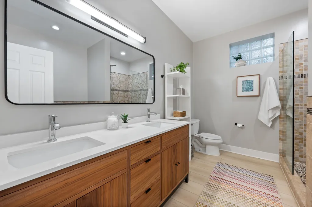 3806 North Damen Avenue Chicago IL 60618