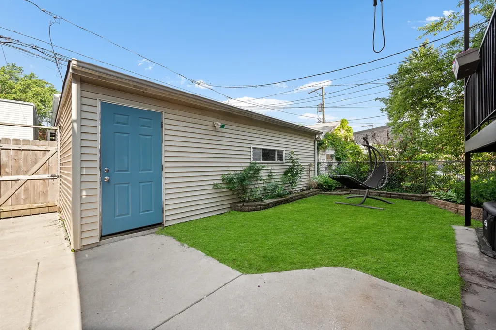 3806 North Damen Avenue Chicago IL 60618