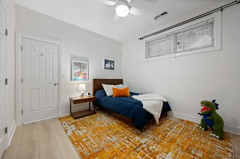 3806 North Damen Avenue Chicago IL 60618