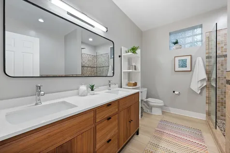 3806 North Damen Avenue Chicago IL 60618