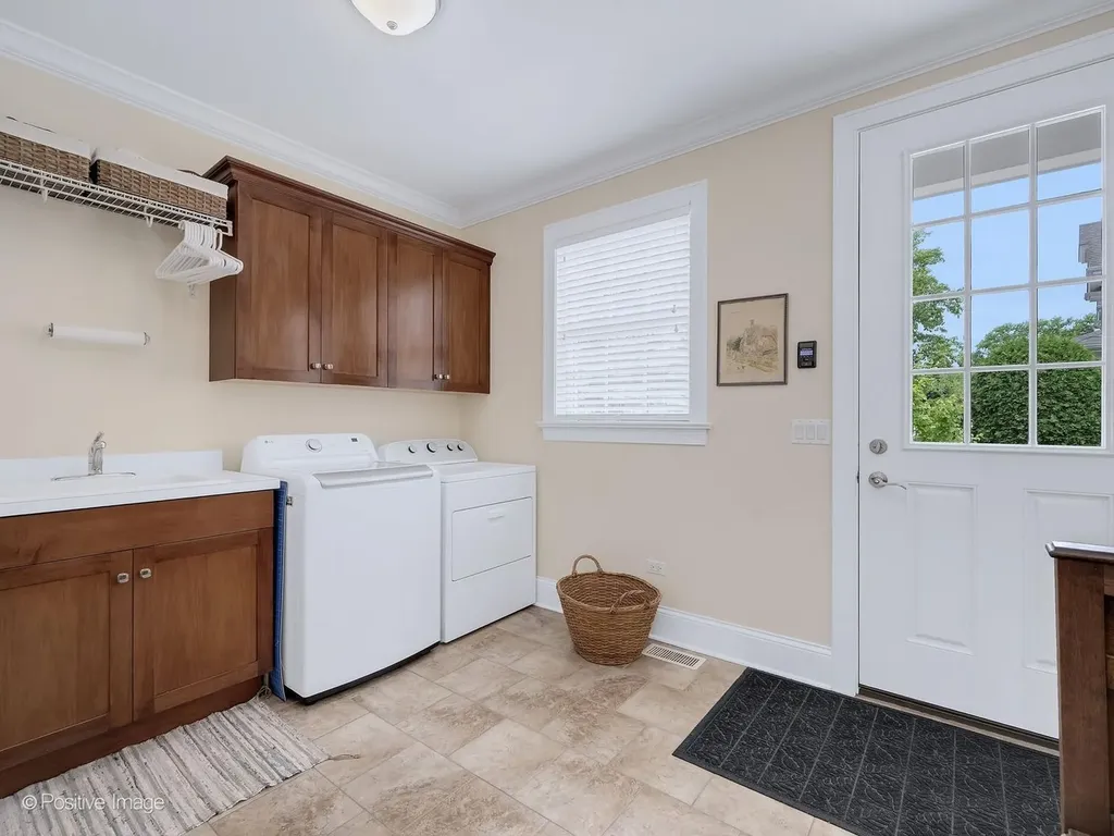 608 Cadillac Drive Wheaton IL 60187