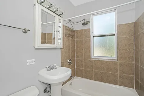 2922.5 North Sacramento Street Chicago IL 60618