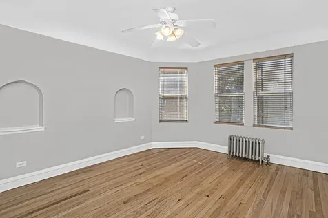 2922.5 North Sacramento Street Chicago IL 60618