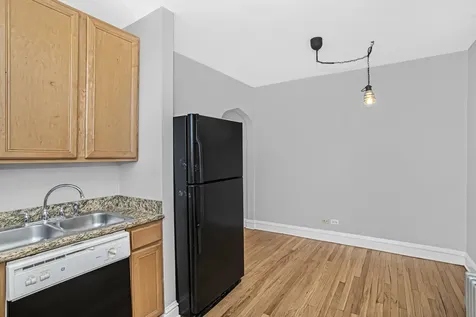 2922.5 North Sacramento Street Chicago IL 60618