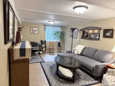 617 South Linn Street Shannon IL 61078