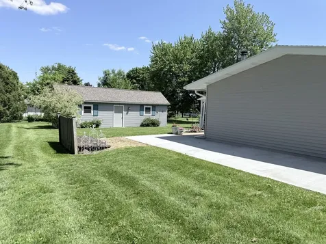 617 South Linn Street Shannon IL 61078