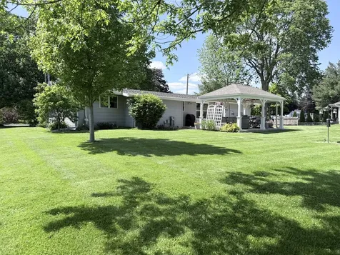 617 South Linn Street Shannon IL 61078