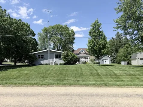 617 South Linn Street Shannon IL 61078
