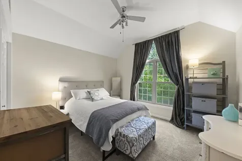 509 Turnberry Drive North Aurora IL 60542
