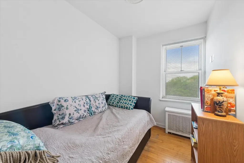 5555 North Sheridan Road Chicago IL 60640