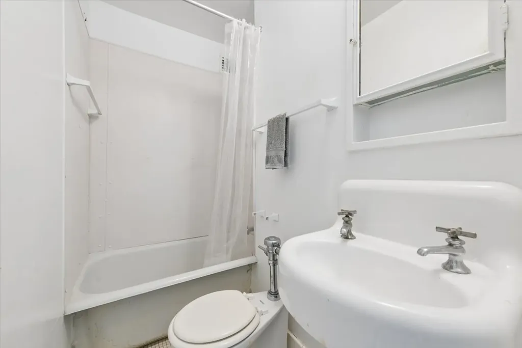 5555 North Sheridan Road Chicago IL 60640