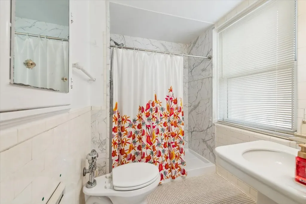 5555 North Sheridan Road Chicago IL 60640