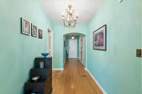 5555 North Sheridan Road Chicago IL 60640