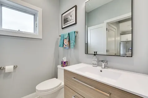 4727 North Kiona Avenue Chicago IL 60630