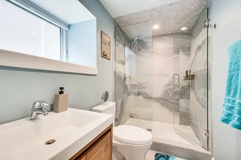 4727 North Kiona Avenue Chicago IL 60630