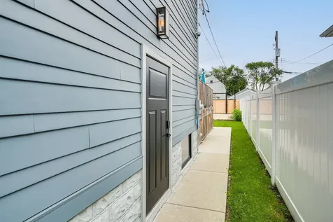 4727 North Kiona Avenue Chicago IL 60630