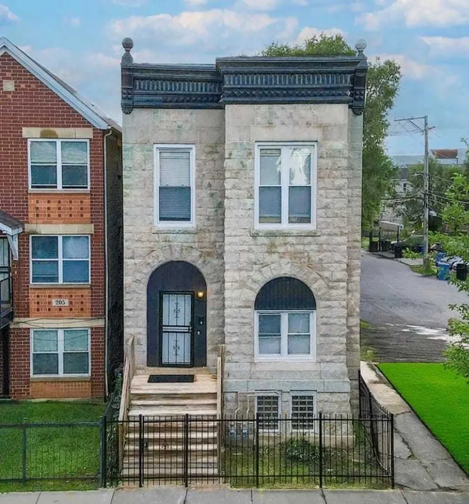 209 South Albany Avenue Chicago IL 60612