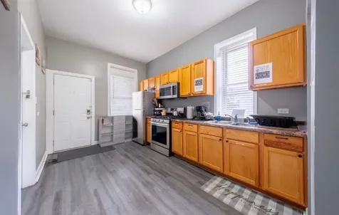 209 South Albany Avenue Chicago IL 60612