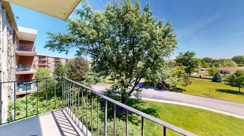 16 East Old Willow Road Prospect Heights IL 60070