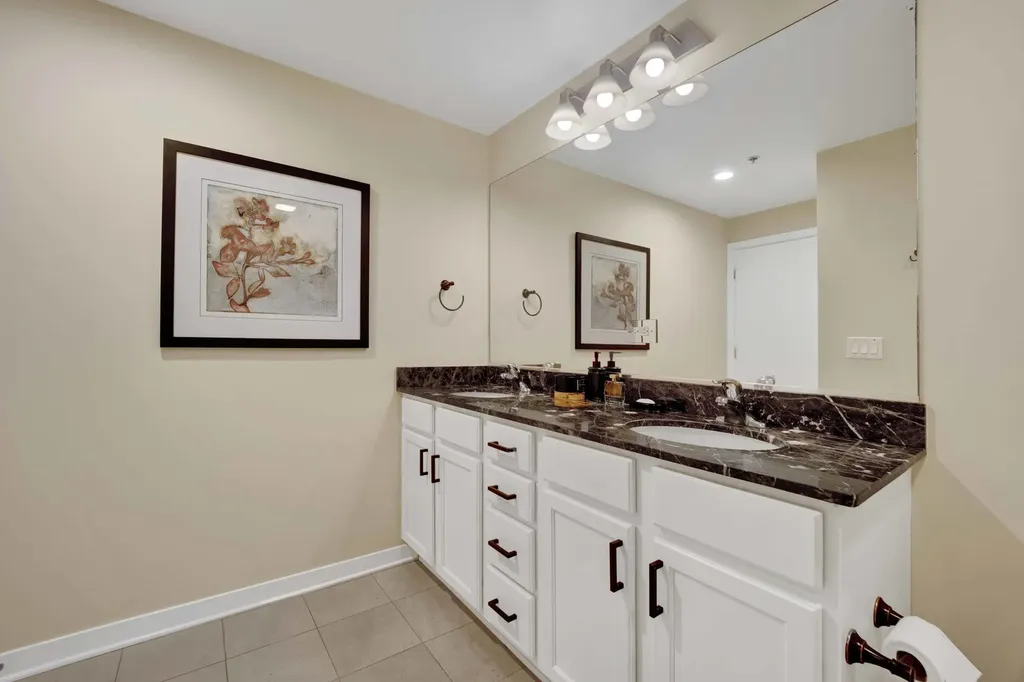 909 West Washington Boulevard Chicago IL 60607