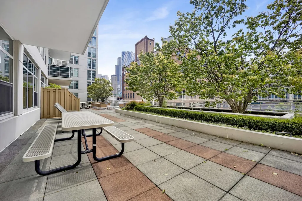 909 West Washington Boulevard Chicago IL 60607