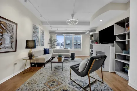 909 West Washington Boulevard Chicago IL 60607