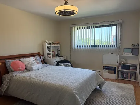 8905 North Knight Avenue Des Plaines IL 60016