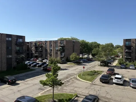 8905 North Knight Avenue Des Plaines IL 60016
