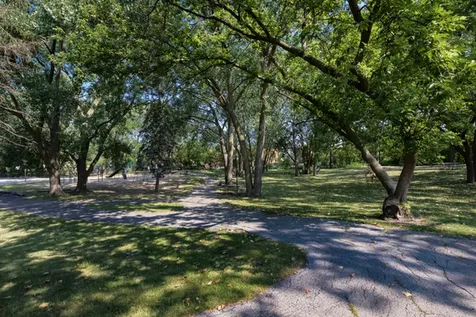 8905 North Knight Avenue Des Plaines IL 60016