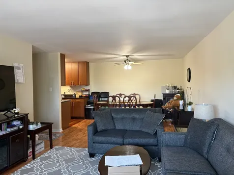 8905 North Knight Avenue Des Plaines IL 60016