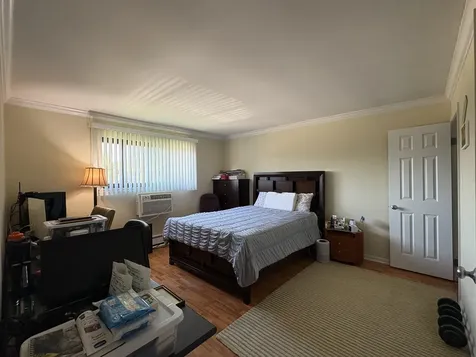 8905 North Knight Avenue Des Plaines IL 60016