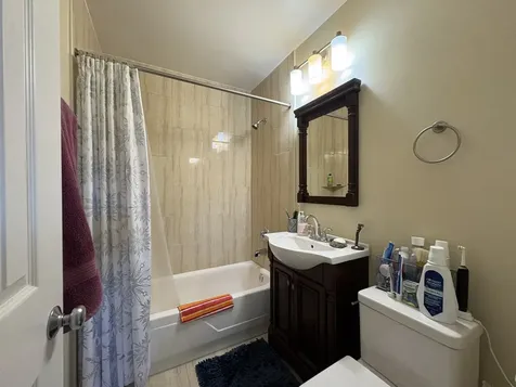 8905 North Knight Avenue Des Plaines IL 60016