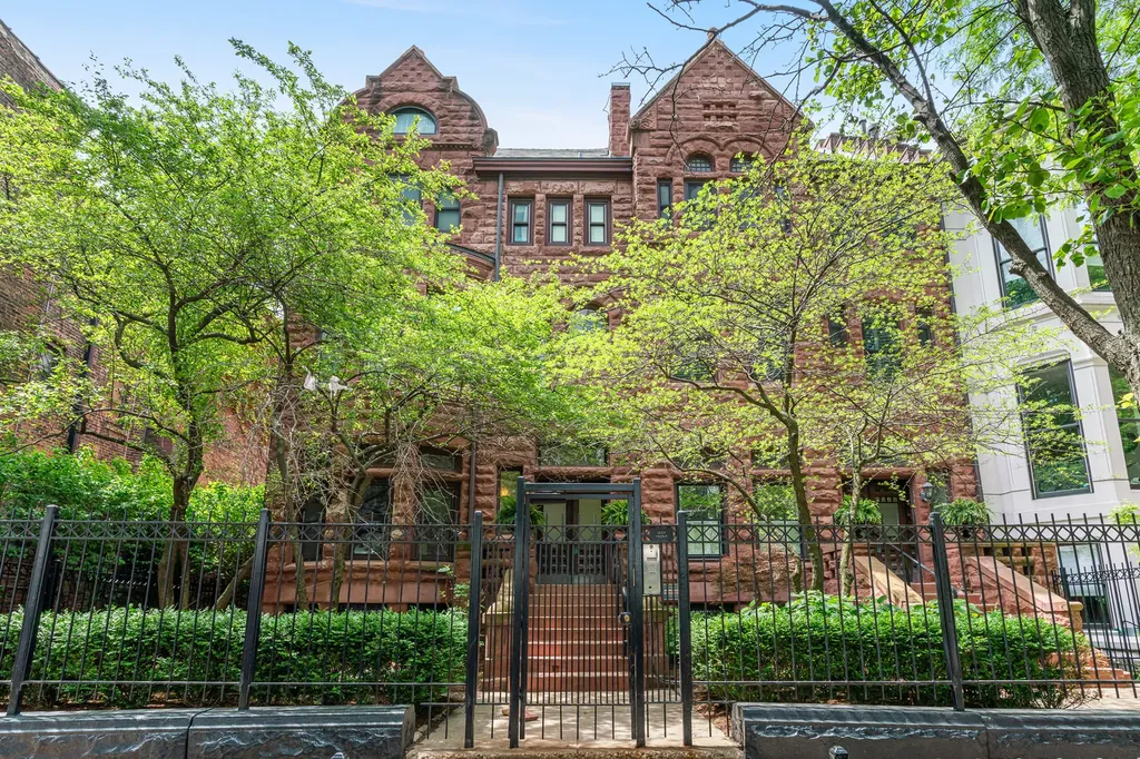 1226 North Dearborn Street Chicago IL 60610