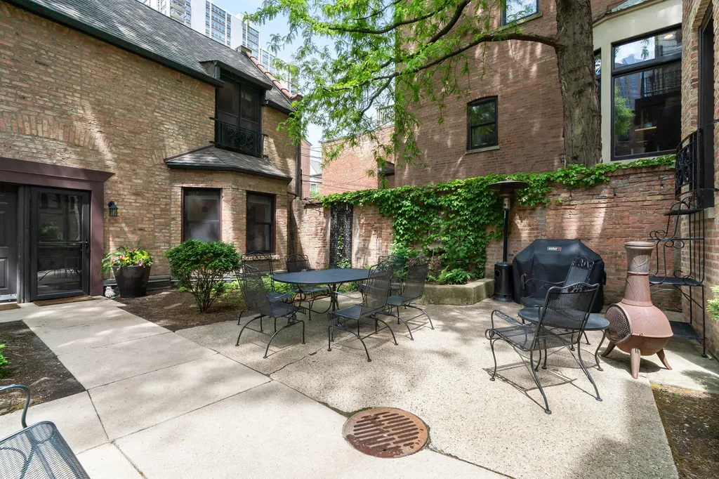 1226 North Dearborn Street Chicago IL 60610