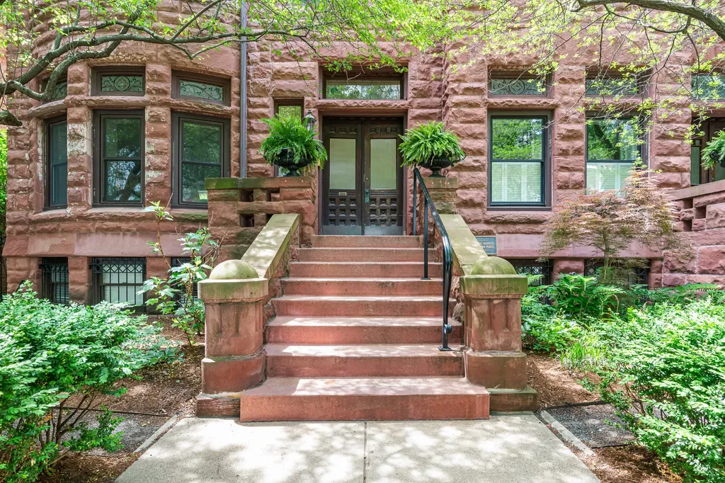 1226 North Dearborn Street Chicago IL 60610