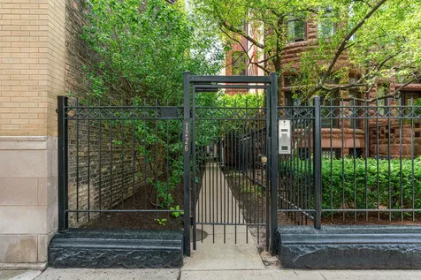 1226 North Dearborn Street Chicago IL 60610