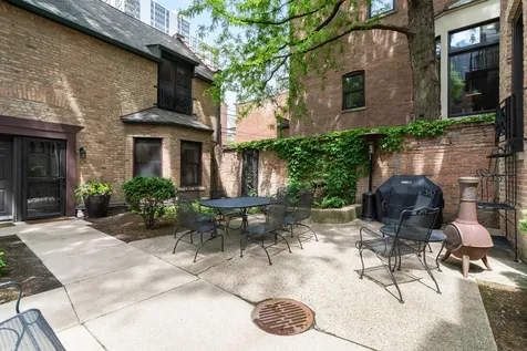 1226 North Dearborn Street Chicago IL 60610