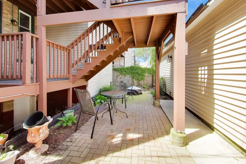 1442 West Jonquil Terrace Chicago IL 60626