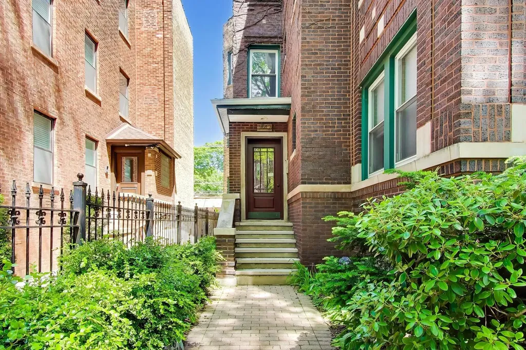 1442 West Jonquil Terrace Chicago IL 60626