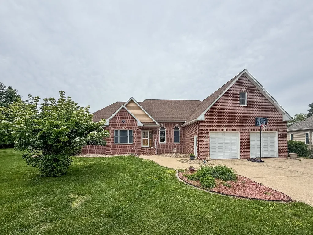 1511 River Bluff Court Mahomet IL 61853