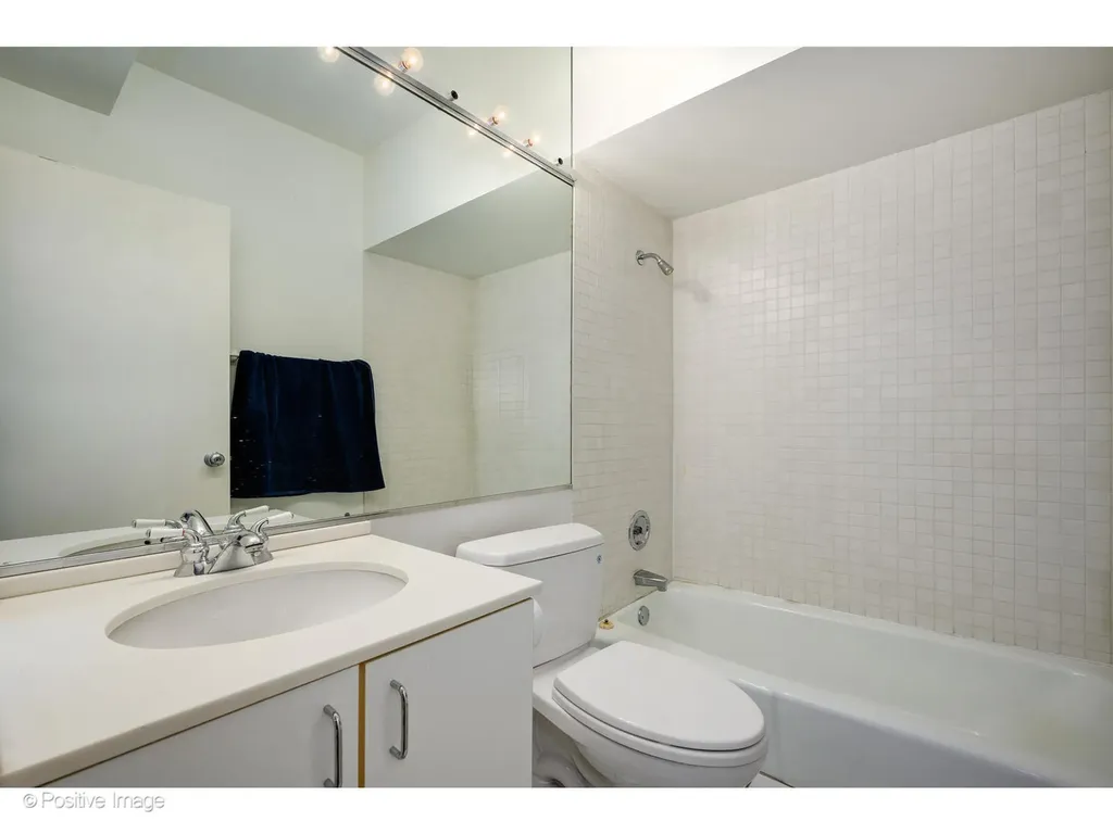 1434 North Dearborn Street Chicago IL 60610